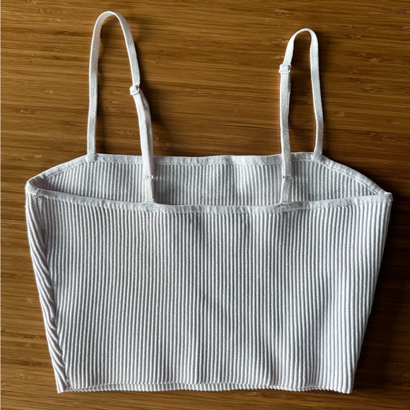 Aritzia Babaton Crop Top - Picture 2 of 3